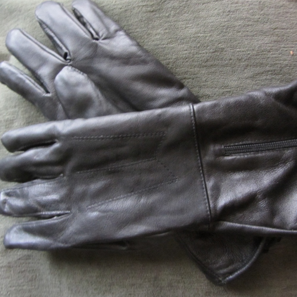 MEN'S BLACK SOFT LEATHER GAUNTLET ZIP GLOVES NWOT